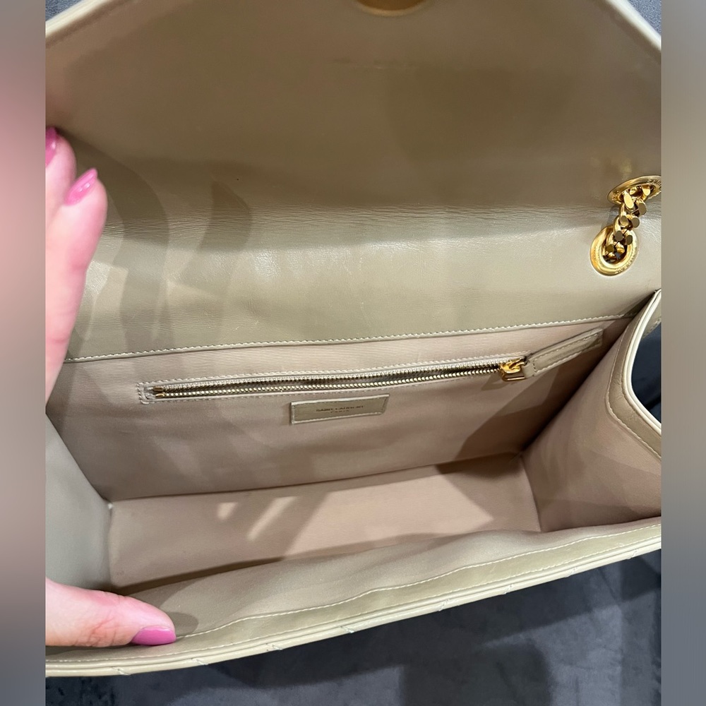 Sold. Yves Saint Laurent Classic Monogram Envelope tote and shoulder bag - Picture 13 of 17